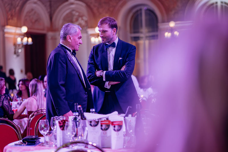 Mezi významné hosty plesu patřili i primátor hlavního města Prahy doc. MUDr. Bohuslav Svoboda, CSc., a ministr zdravotnictví ČR Mgr. et Mgr. Adam Vojtěch, MHA